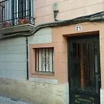 Agustina De Aragon *